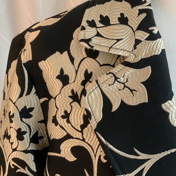 CHICOS black and ivory topper - Picture 3 of 7